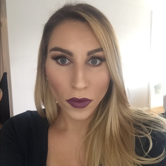 Meet your Posher, Ashley - Picture 1 of 1